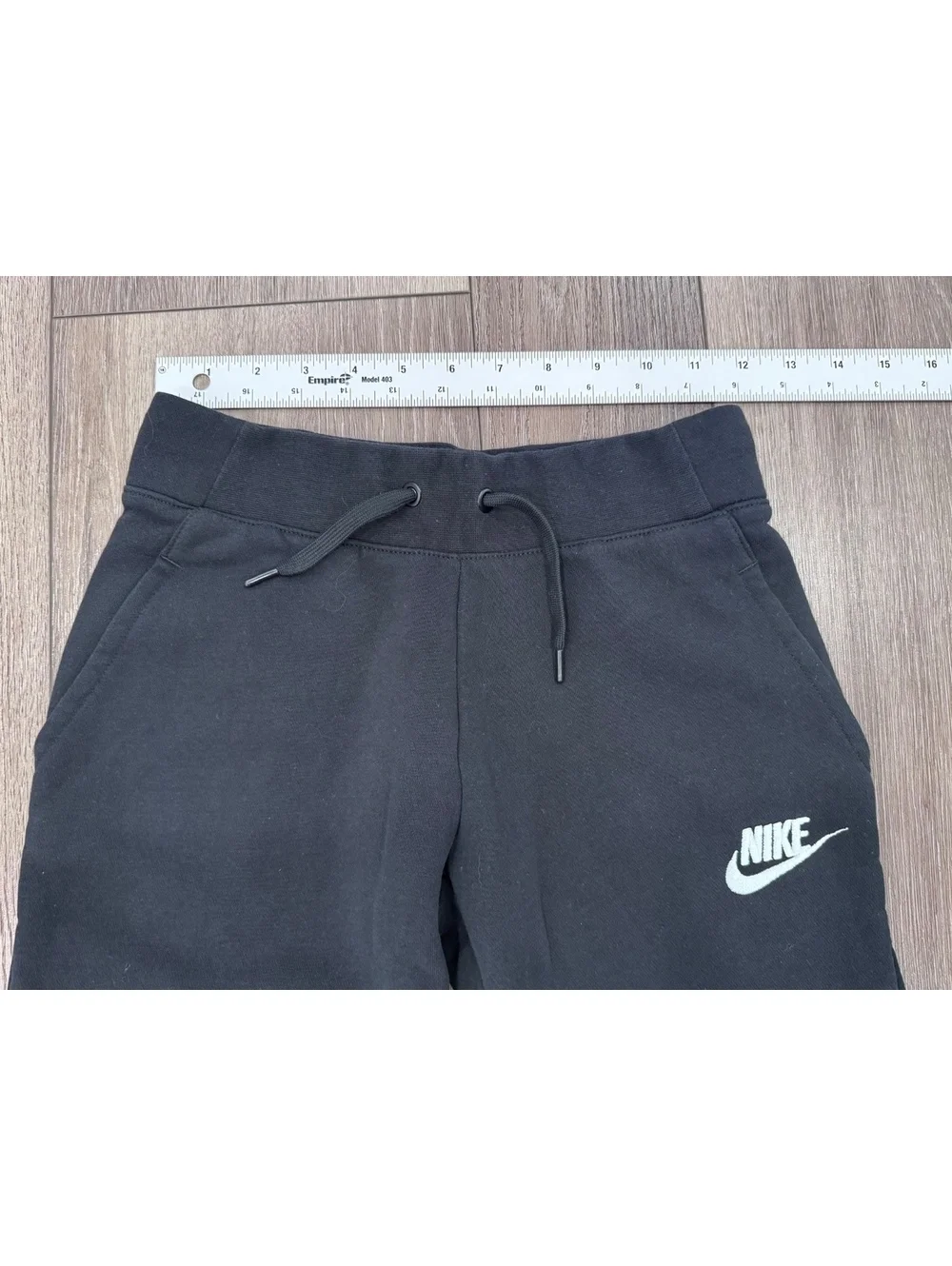 Nike youth Black Jogger Sweatpants Size M